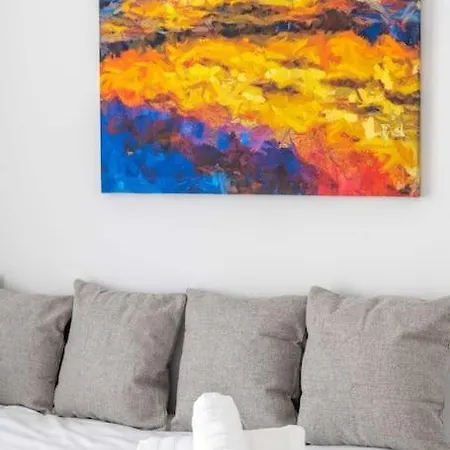 The Hostmaster Cosmopolitan Downtown Scent Apartment Athens